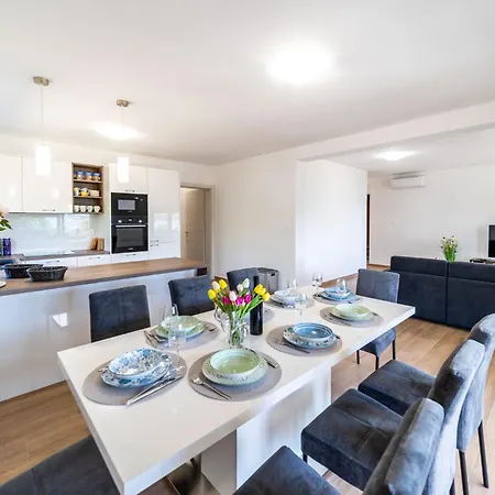 Alba Rab Apartment Banjol