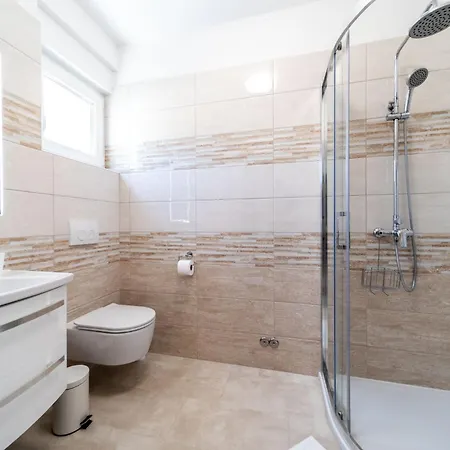 Alba Rab Apartment *