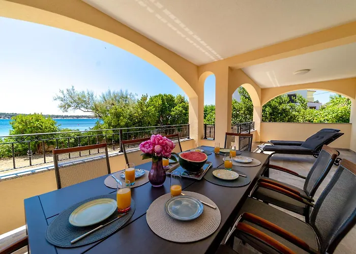 Alba Rab Appartement *
