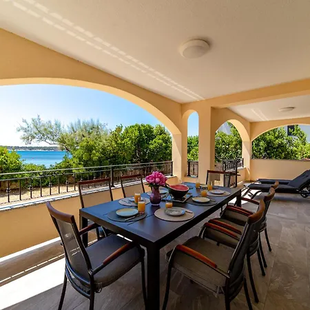 Alba Rab Apartman Banjol